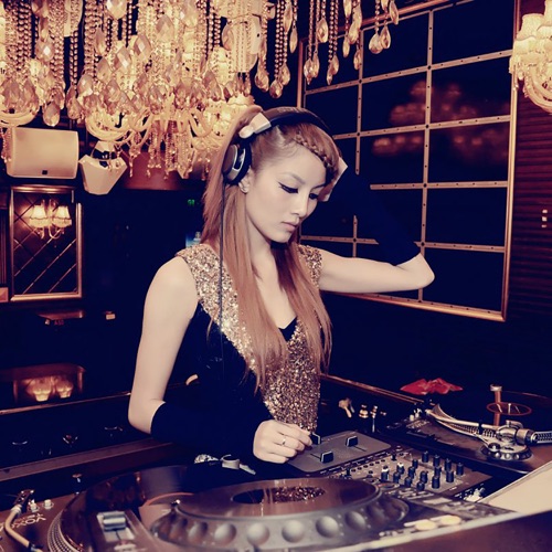 车载DJ舞曲 酒吧慢摇气氛曲 夜店劲爆嗨曲 夜店DJ 重低音车载 - DJ阿基-无损音乐下载