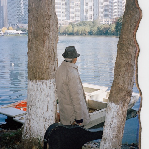 灰太阳 – 施鑫文月-无损音乐下载